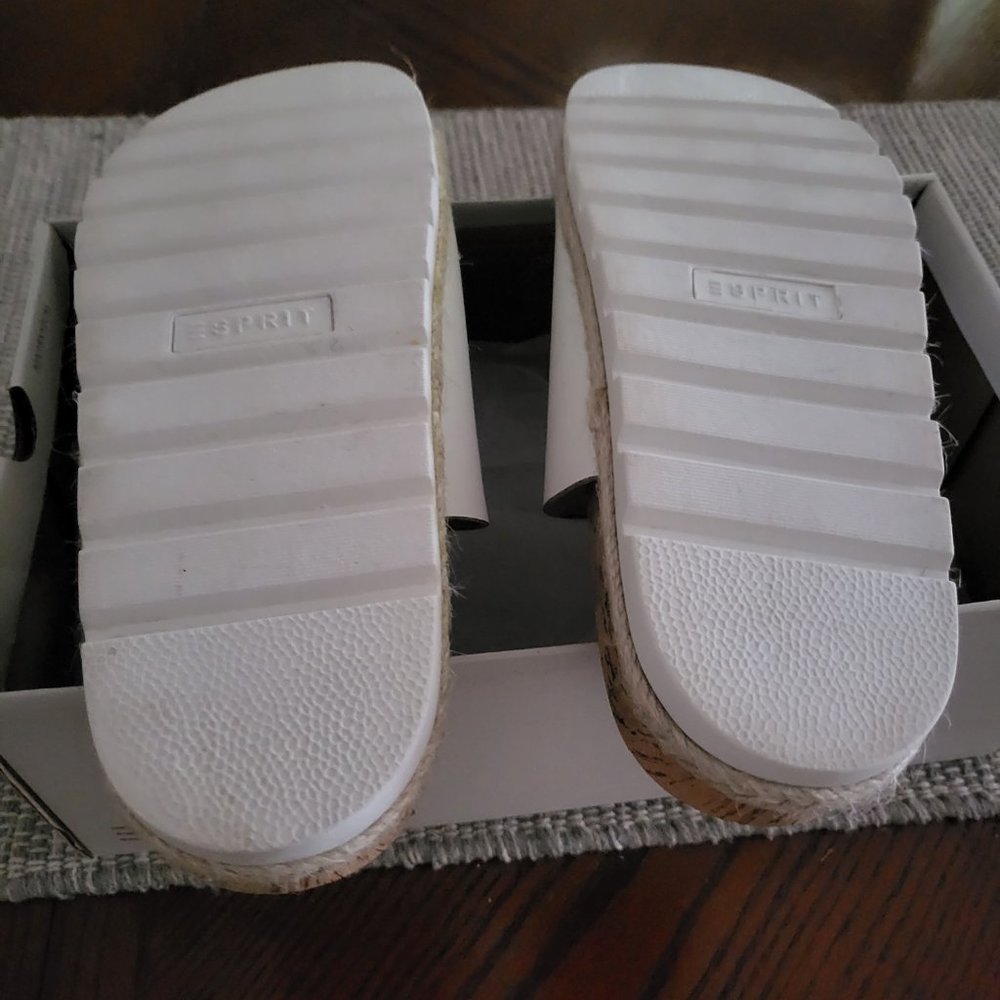 Shoes - Picture 6 of 8